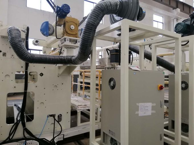 सफेद और नीले रंग में रैपिड कूलिंग सिस्टम के साथ स्वचालित गर्म पिघल प्लास्टिक फाड़ना मशीन 0