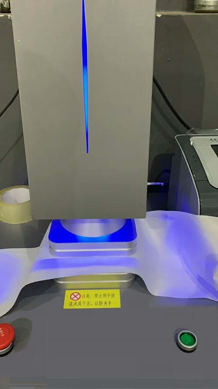 25gsm 260mm पिघल उड़ा कपड़ा परीक्षण मशीन, गैर बुना कपड़ा परीक्षण मशीन सफेद और ग्रे