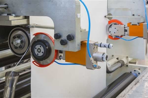 1200/1400/1700/2200/2500 मिमी चौड़ाई के साथ रंग पैकेजिंग फिल्म Laminating मशीन